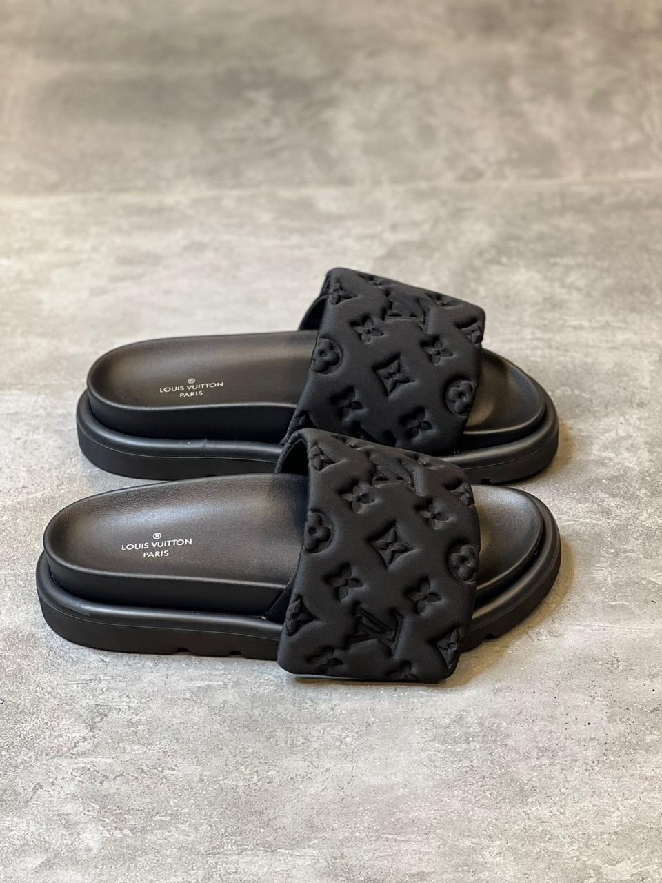 Louis Vuitton Pool Pillow Comfort slides/mules